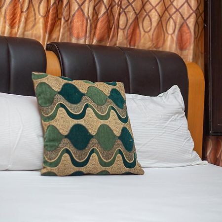 T'S Place Adenta Екстер'єр фото