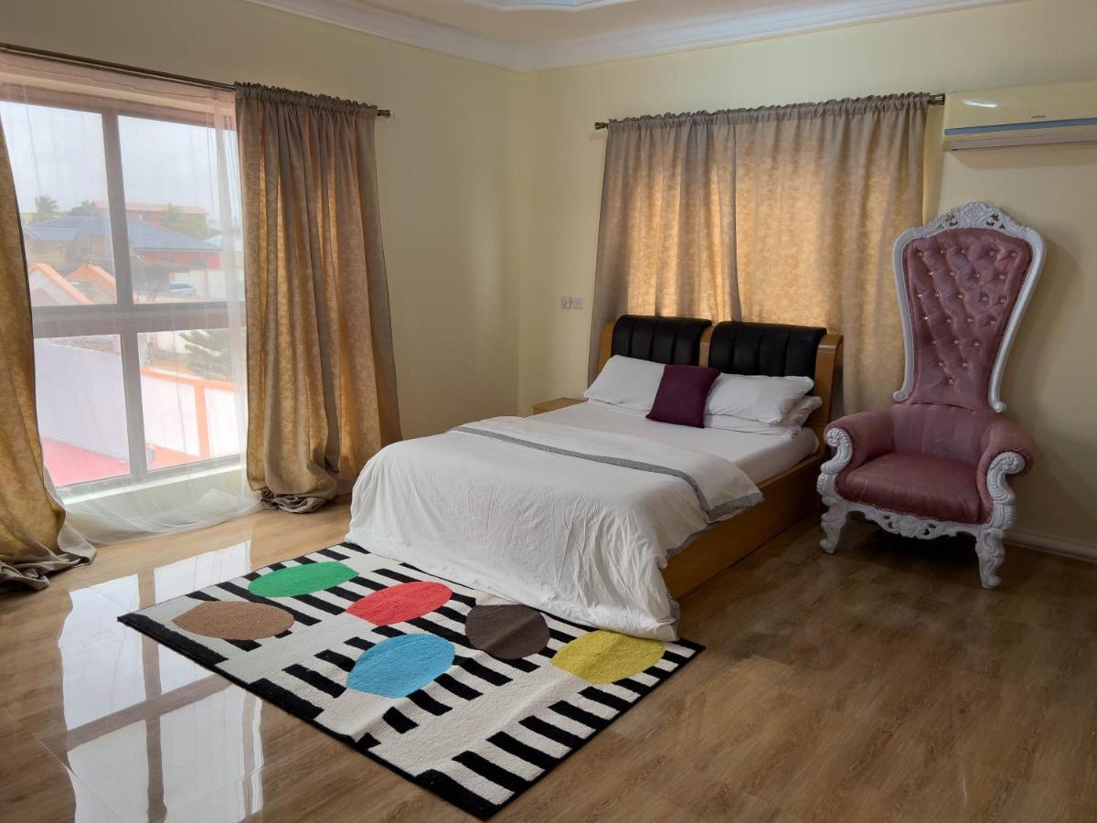 T'S Place Adenta Екстер'єр фото