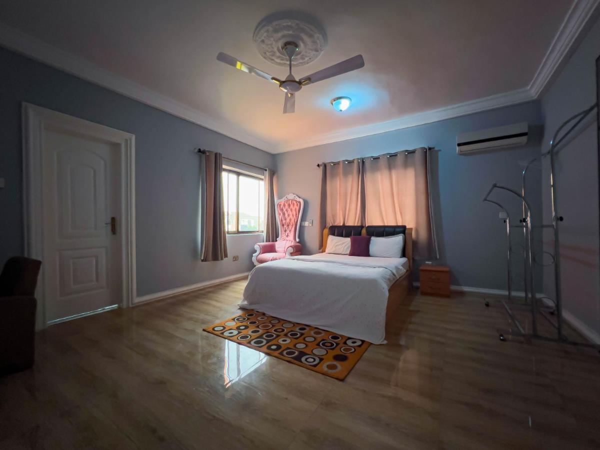 T'S Place Adenta Екстер'єр фото