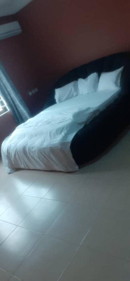 T'S Place Adenta Екстер'єр фото