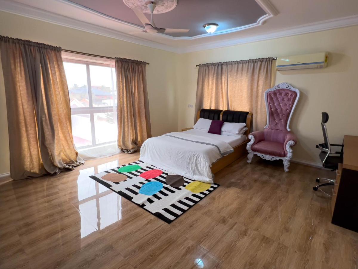 T'S Place Adenta Екстер'єр фото
