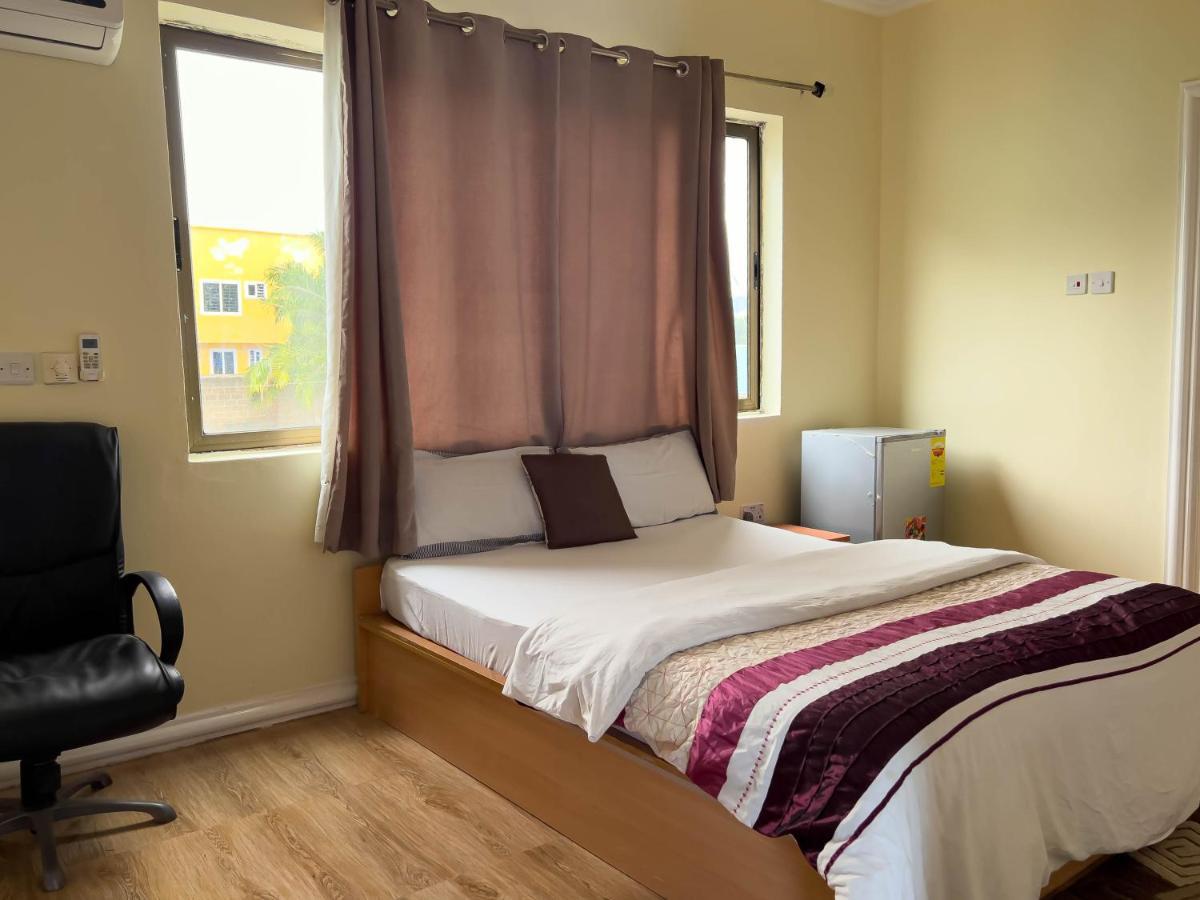T'S Place Adenta Екстер'єр фото