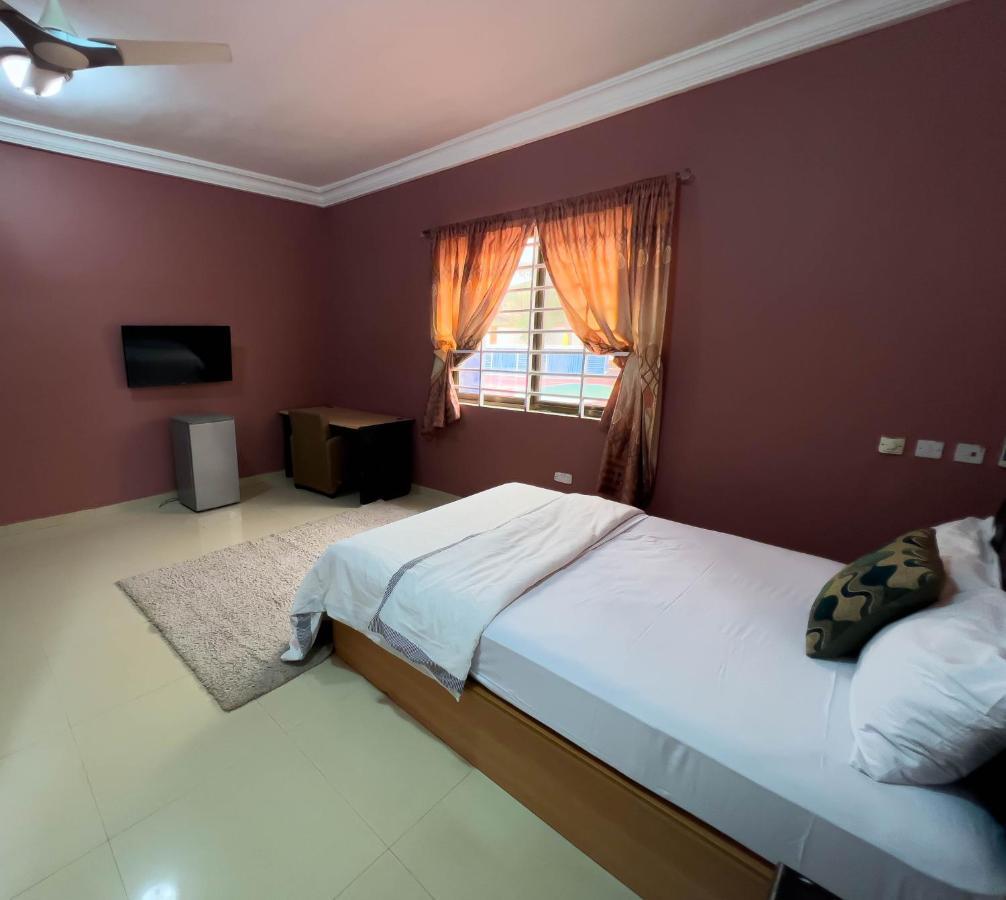 T'S Place Adenta Екстер'єр фото