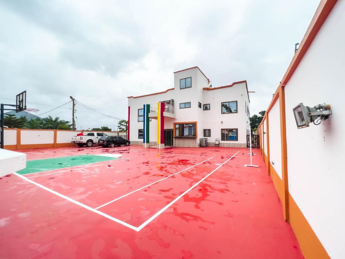 T'S Place Adenta Екстер'єр фото