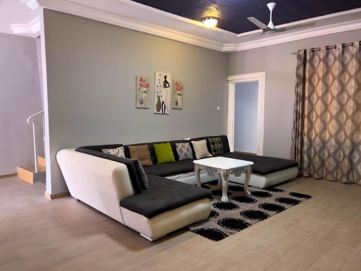 T'S Place Adenta Екстер'єр фото