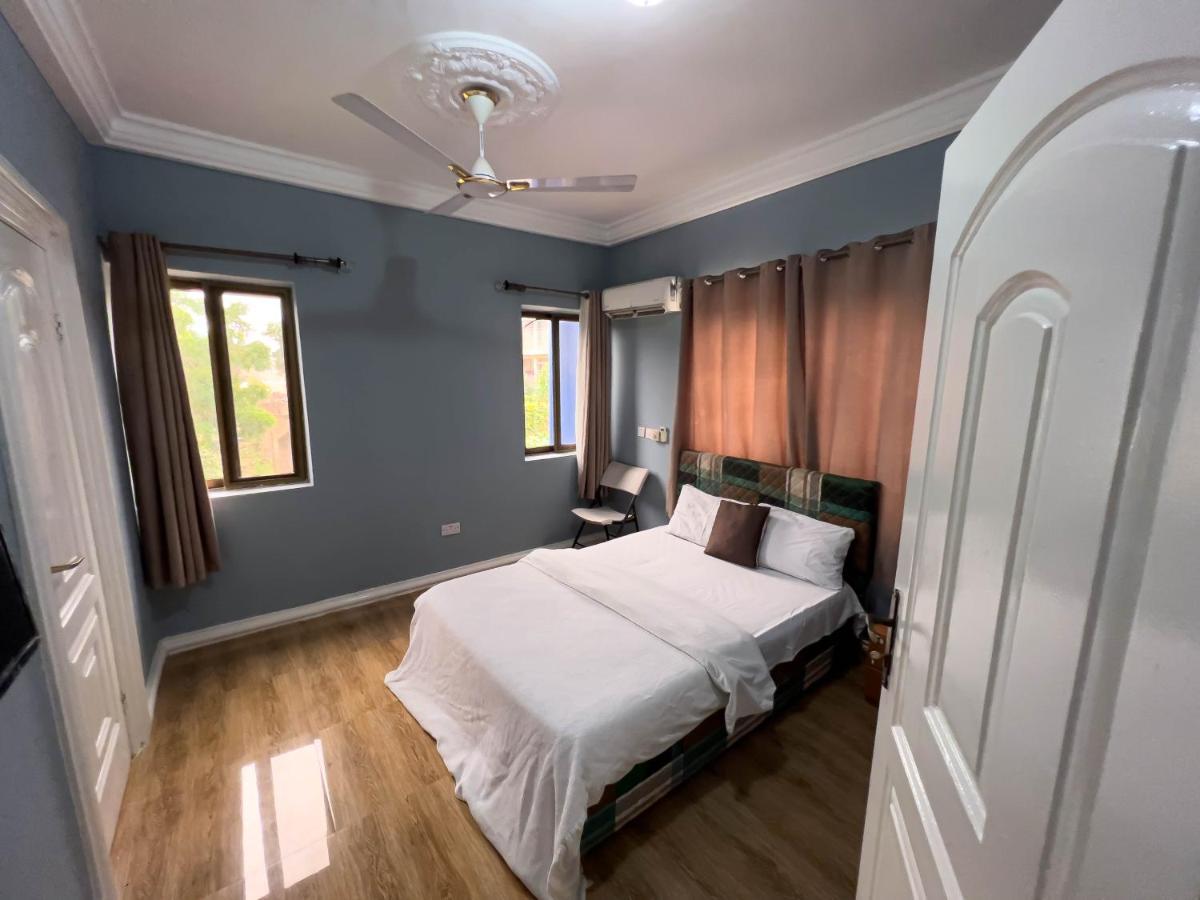 T'S Place Adenta Екстер'єр фото